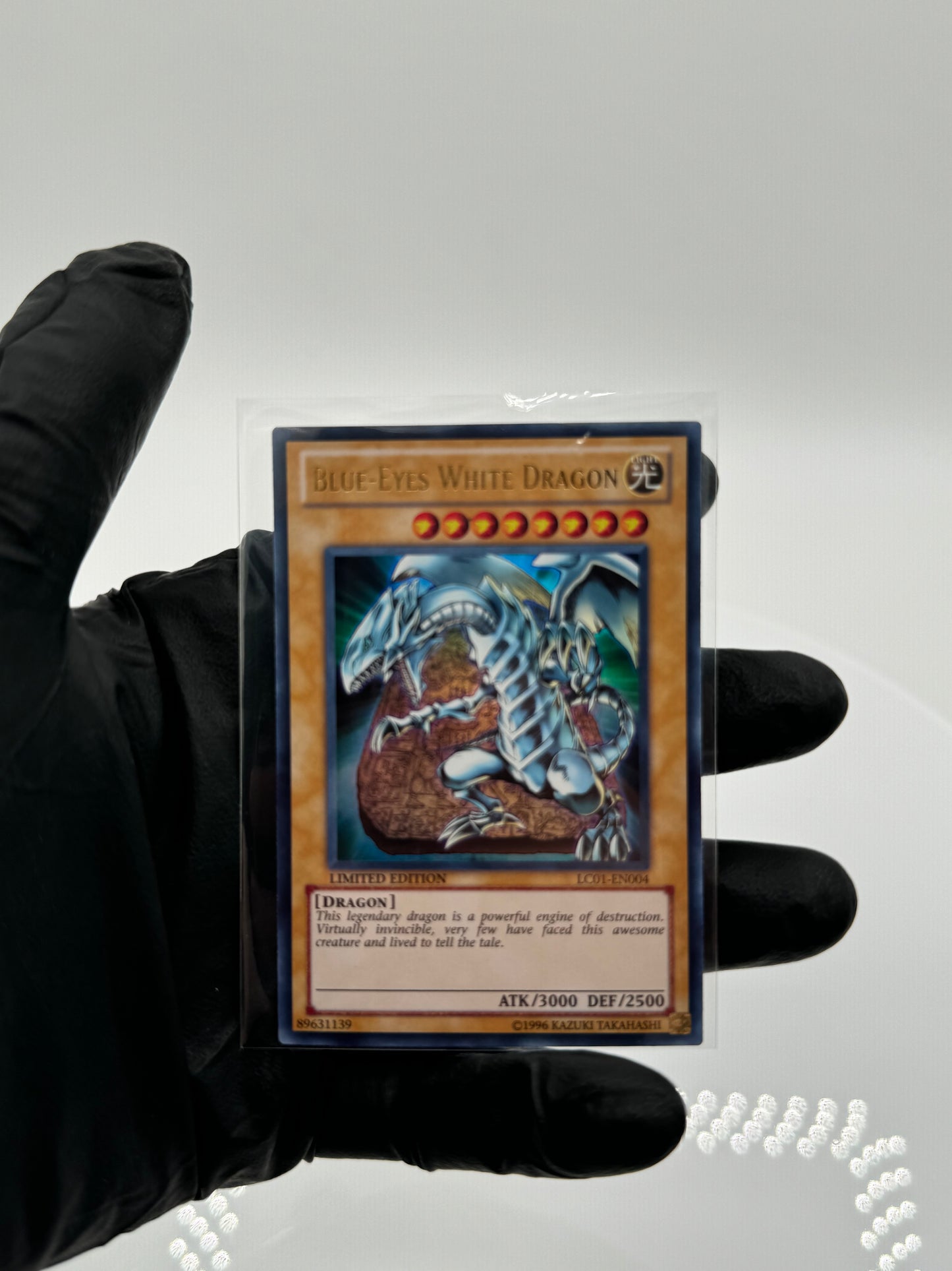 Blue-Eyes White Dragon LC01-EN004