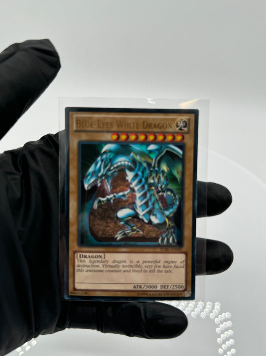 Blue-Eyes White Dragon SDBE-EN001